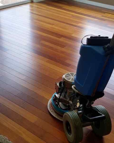 hardwood floor clean in gladstone or